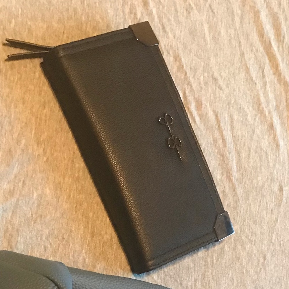 Jessica Simpson wallet